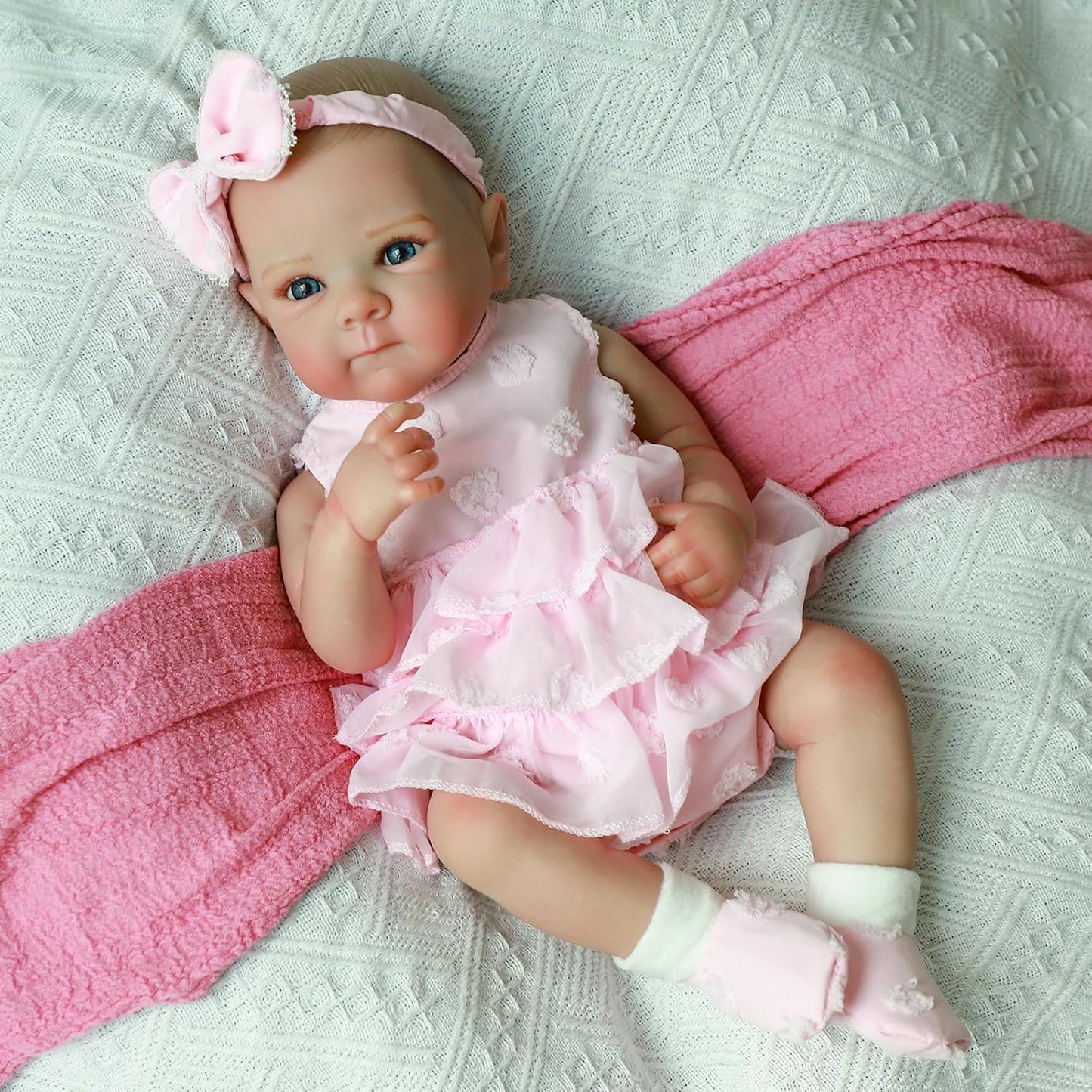 WOOROY Reborn Baby Dolls - 20 Inch Realistic Baby Doll Real Life Baby Dolls Lifelike Newborn Baby Doll Girl with Soft Full Vinyl Body and Accessories can Swimming Baby Dolls for 3+ Years Old Kids Gifts